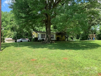 2616 Penninger Cir, Charlotte, NC 28262