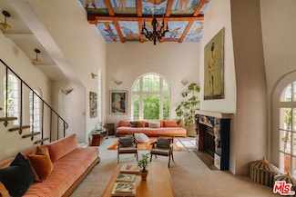 5163 Franklin Ave, Los Angeles, CA 90027