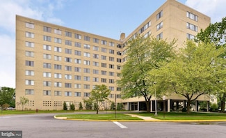 6621 Wakefield Dr Unit 814, Alexandria, VA 22307