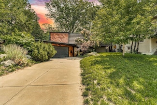 360 N Yale Ave, Wichita, KS 67208