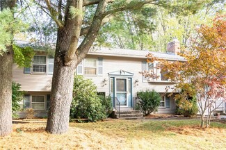 46 Bramble Ln, West Warwick, RI 02893