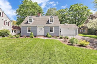15 Falmouth Rd, Longmeadow, MA 01106