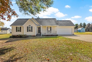6 Idle Ln, Fountain Inn, SC 29644