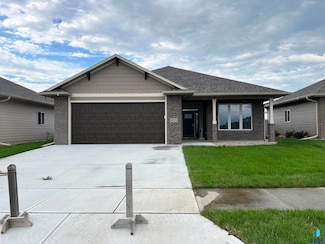 8113 W 24th St, Sioux Falls, SD 57106