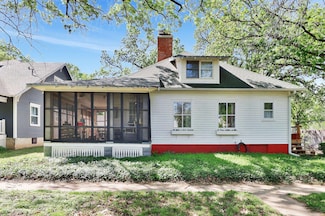 621 E 7th St, Newton, KS 67114