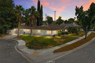 527 Nottingham Dr, Redlands, CA 92373