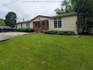 1718 Crawley Creek Rd, Chapmanville, WV 25508