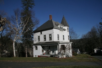 215 North Ave, Saint Johnsbury, VT 05819
