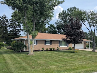 699 N Toussaint Rd S, Oak Harbor, OH 43449