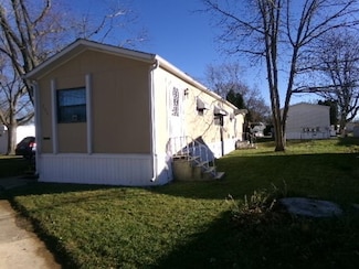 206 Viola Dr, Freeport, IL 61032