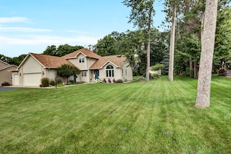 817 9th St N, Sartell, MN 56377