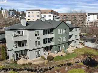 4970 S Landing Dr Unit 203, Portland, OR 97239