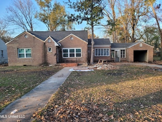 529 Catalpa St, Clarksdale, MS 38614