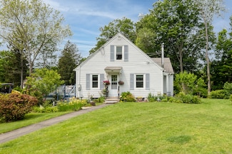 687 Beacon Valley Rd, Naugatuck, CT 06770