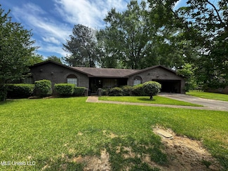 745 Woodlake Dr, Jackson, MS 39206