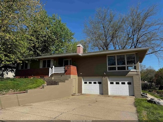 802 W 11th St, Yankton, SD 57078