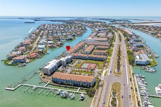 301 Madeira Cir, Saint Petersburg, FL 33715