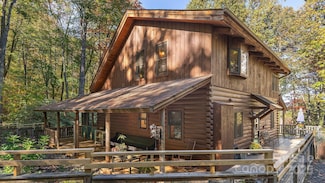 102 Carriage Dr, Fairview, NC 28730