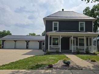 208 W Spring St, Strawberry Point, IA 52076