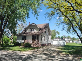422 Vine St, Albert City, IA 50510