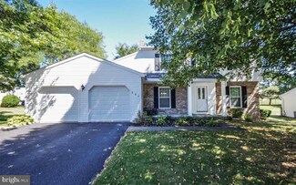237 Heather Dr, Harrisburg, PA 17112