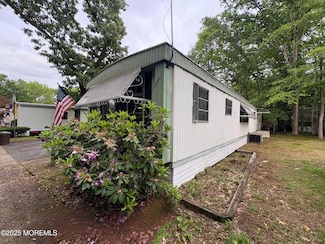 65 Lincoln St, Howell Township, NJ 07731