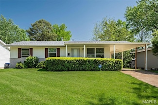 525 Angelus Dr, Florissant, MO 63031