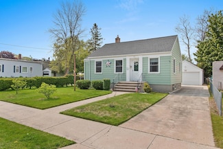 1013 28th St, Two Rivers, WI 54241