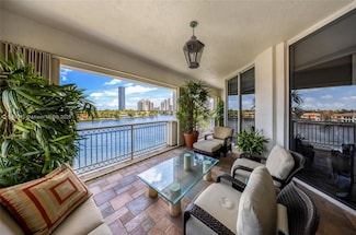 19925 NE 39th Place Unit 402, Miami, FL 33180