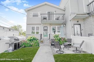 57 Sunset Ln, Staten Island, NY 10307