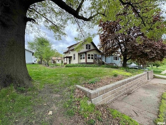 2332 Prospect Ave, Clinton, IA 52732