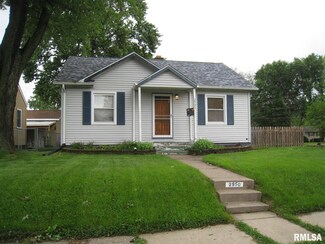 2950 Oak St, Bettendorf, IA 52722
