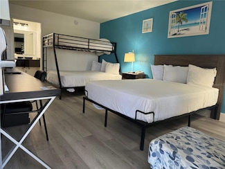 7150 N Tamiami Trail Unit S-512, Sarasota, FL 34243