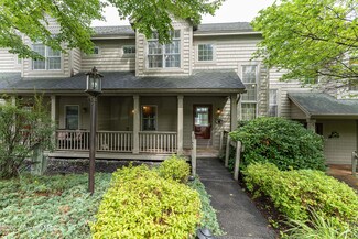 2 Lakeview Circle Dr, Lake George, NY 12845