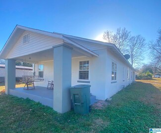102 Nell St, Clanton, AL 35045