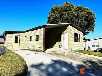 2 Bayberry Dr, Leesburg, FL 34788