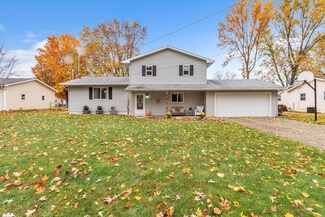 1042 Lowe Dr, Marshall, MI 49068