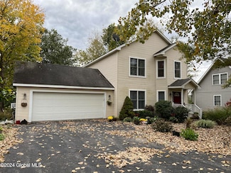 35 Lisa Ln, Athens, NY 12015