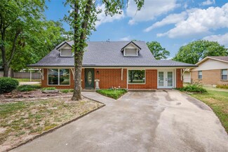 3245 Hartlee Field Rd, Denton, TX 76208