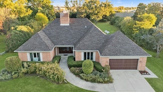 31 Croydon Ln, Oak Brook, IL 60523