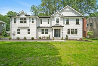 40 Sherbrooke Dr, Florham Park, NJ 07932
