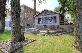 1206 Morningside Dr, Okoboji, IA 51355