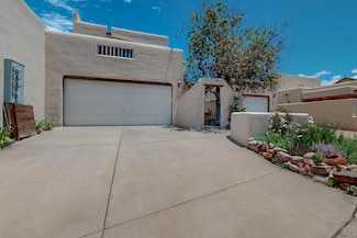 3260 La Paz Ln, Santa Fe, NM 87507