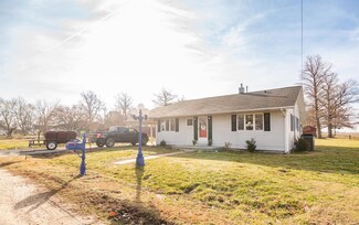 303 W 4th St, Gideon, MO 63848
