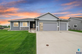 935 N Spencer Ln, Tea, SD 57064