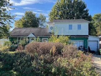 3652 W Harbor Rd, Port Clinton, OH 43452