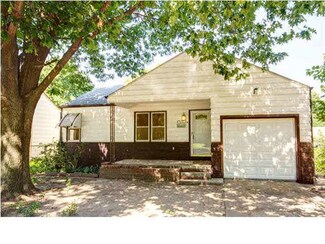1733 S Grove St, Wichita, KS 67211
