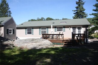 91 Eastern Ave, Boothbay Harbor, ME 04538