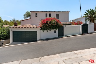 7918 Hillside Ave, Los Angeles, CA 90046