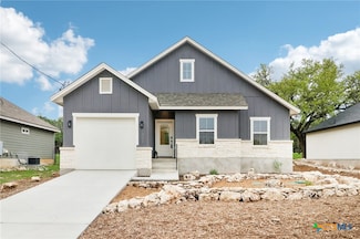 1301 Green Meadow Ln, Spring Branch, TX 78070